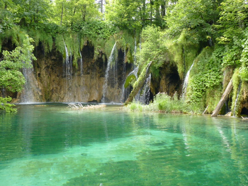 Plitvice_Lakes_,_Croatia,summer_2011(17)