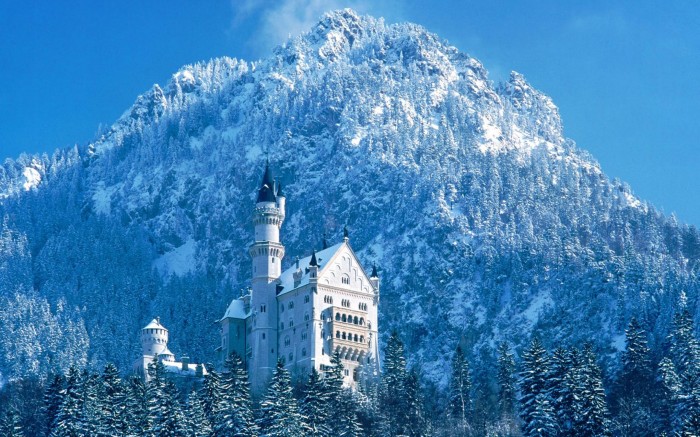 Famous-Neuschwanstein-Castle