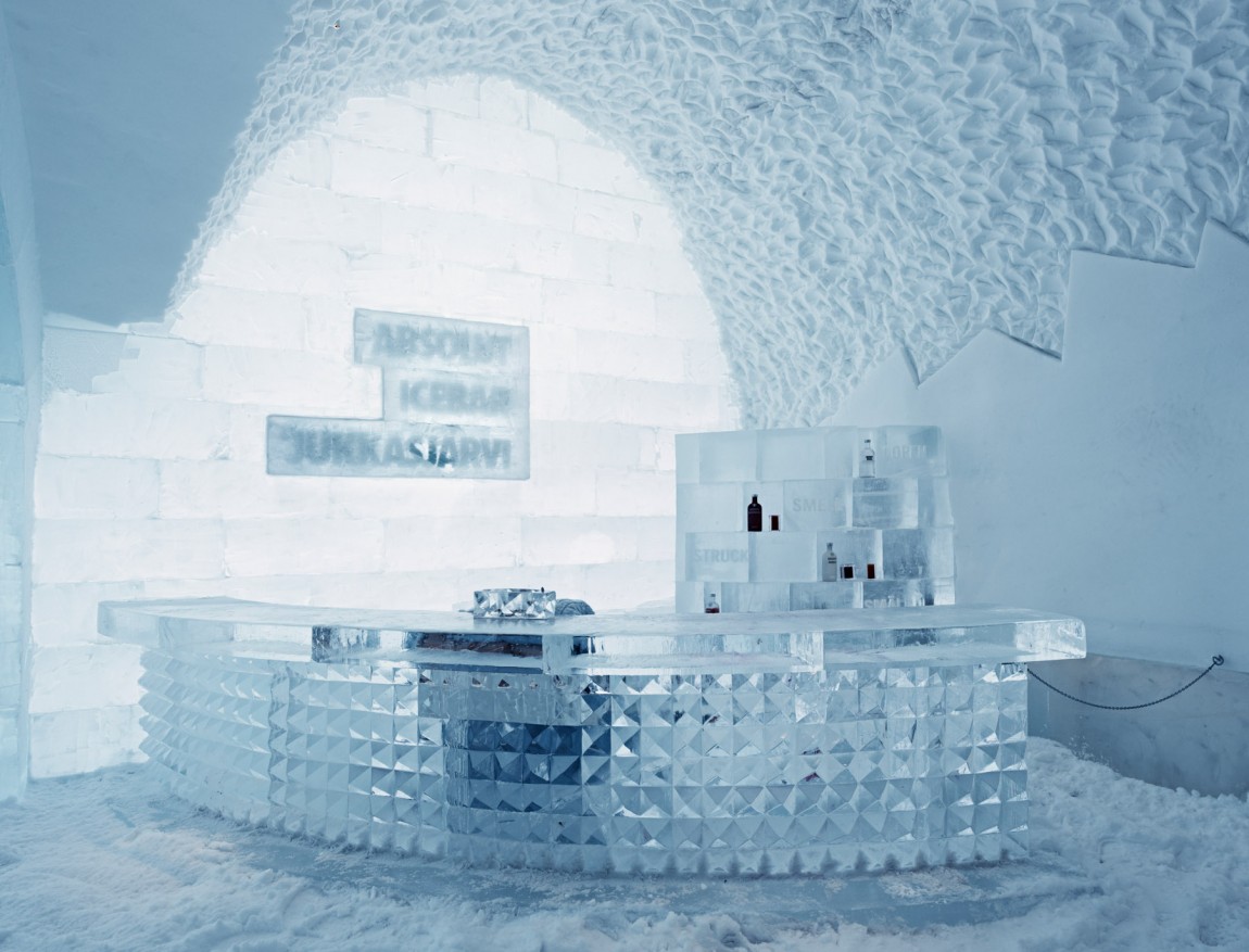 ice_hotel_holiday_470681